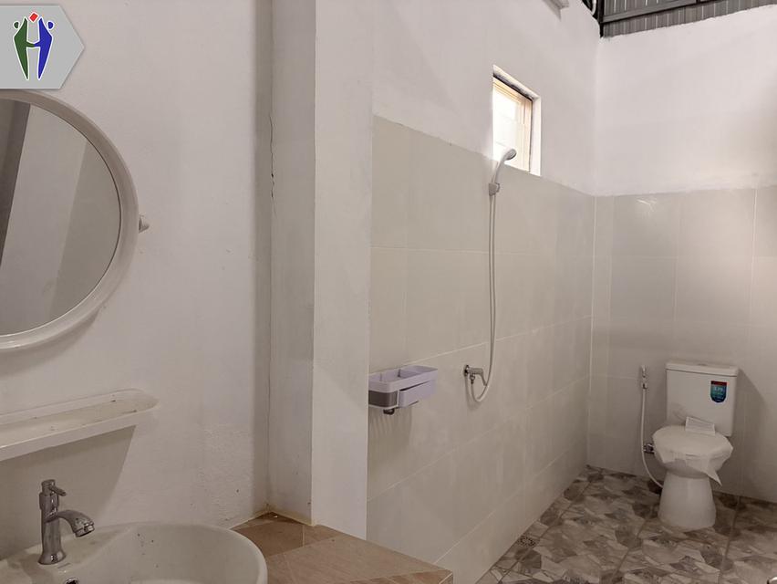 ให้เช่า โกดัง ขายของ ออฟฟิศ หรือ เปิดร้านได้ ถนนเลียบทางรถไฟ นาเกลือ - โกดังให้เช่า หน้ากว้าง 15 เมตร สูง 5 เมตร  พื้นที่ : 220 ตรม.  - 1 ชั้น สามารถท 4