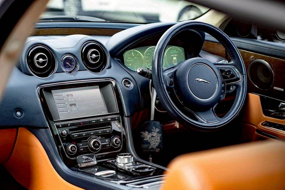 รหัสรถ PR669 Jaguar XJL 2012 Portforio Excutive Package 15