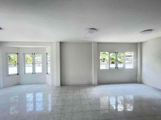 H-108 : บ้าน Renovate ใหม่ทั้งหลัง 50 ตร.วา ม.ฟลอร่าวิลล์ ถ.สุวินทวงศ์ 38 หนองจอก 7
