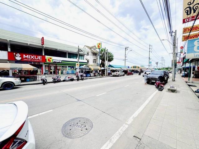 ขายอาคารพาณิชย์ ติดถนนบางบอน 3 เนื้อที่ 20 ตร.ว. แขวงหนองแขม เขตหนองแขม 3