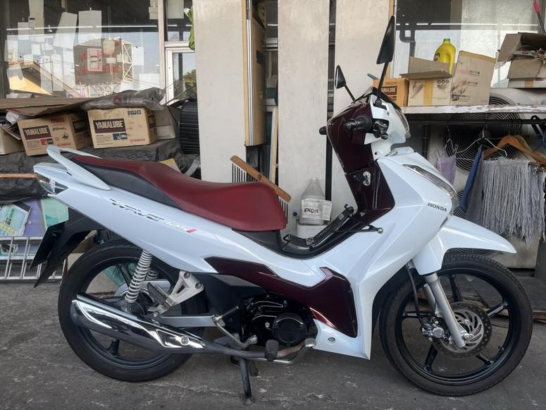 ขาย เวฟ125i ปี23 ล้อแม็ก สตาร์ทมือ 45000 บาท