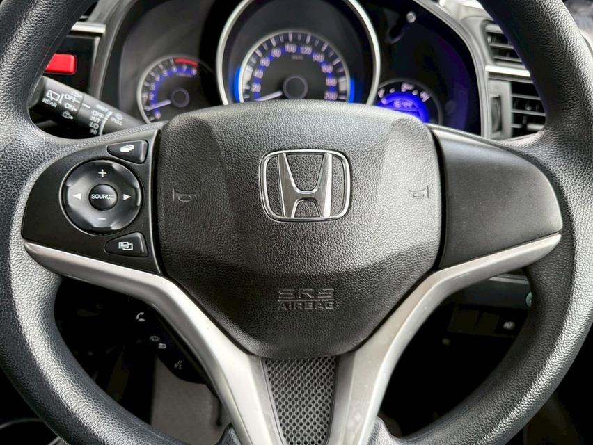 HONDA JAZZ 1.5V+ i-VTEC 2016 สีขาว 9