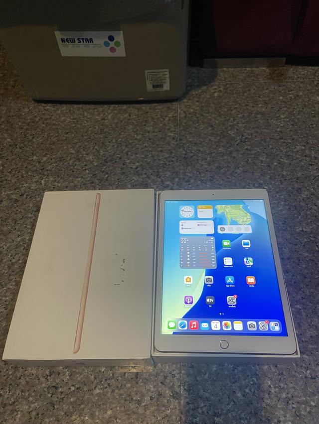 ขายiPadGen8สีRose Gold32กิ๊กสูนTrueมีกล่องไร้รอยตกสภาพนี้หายากมากๆใช้งานดีทุกๆฟังชั้นถูกๆ