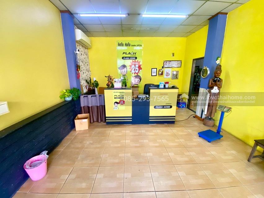 ขายตึกแถว 3.5 ชั้น ติดถนนใหญ่กรุงเทพ-ปทุมธานี ปากซอยสมประสงค์ มี 2 คูหา พื้นที่ 48 ตรว ทำเลดีมาก เหมาะแก่การลงทุน ใกล้แยกปทุมวิไล 7