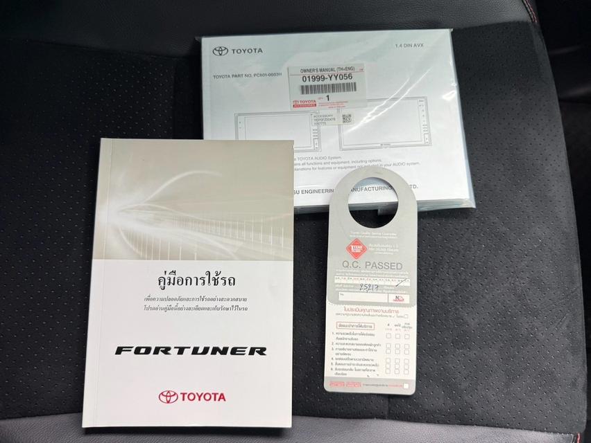 2022 TOYOTA FORTUNER, 2.8 GR SPORT BLACK TOP 4WD โฉม ปี15-ปัจจุบัน สีดำ เกียร์ออโต้ มือเดียวซื้อสด รูปที่ 15