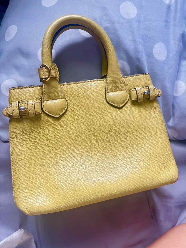 กระเป๋า Burberry banner bag