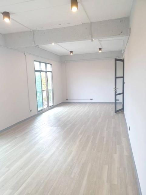 ออฟฟิศใหม่ ส่วนตัว 4 ชั้น ลาดพร้าว110-114MRT มหาดไทย 1กม. ให้เช่า รามคำแหง 51-57 ย่านธุรกิจ เดอะมอลล์ รามคำแหง 2 2.1 กม. 4