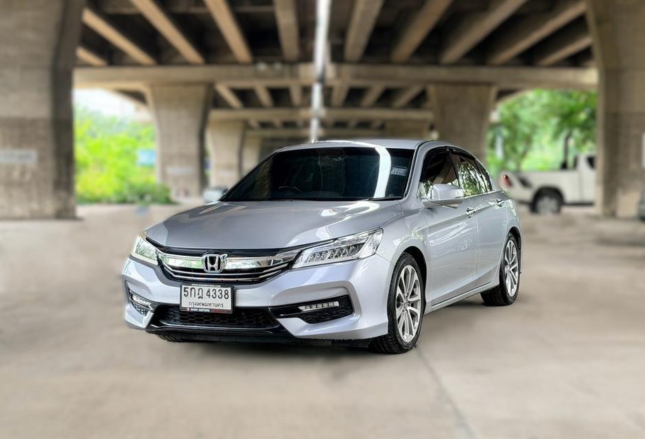 2016 HONDA ACCORD 2.0EL รถสวยมือเดียว ฟรีดาวน์