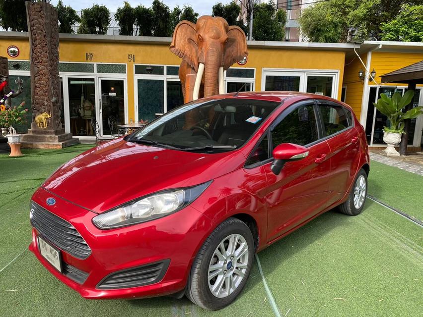Ford Fiesta รุ่น Trend เกียร์อัตโนมัติ เครื่อง1.5cc.เบนซิน ปี2011 คะ