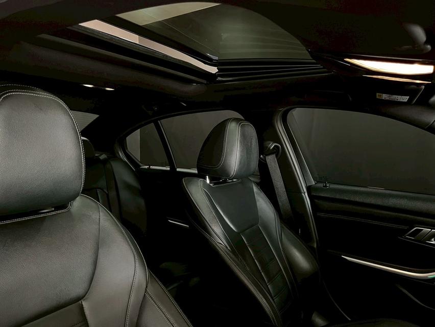 BMW 330e M Sport ปี 2021  10