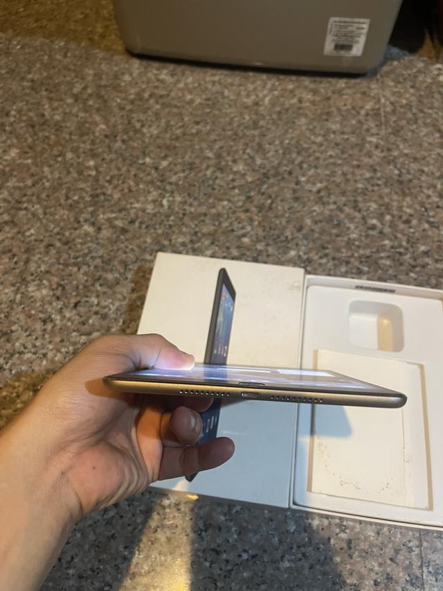 ขายiPadMini4สีGold16กิ๊กมีกล่องWifi Celluerใส่ซิมได้ใช้งานดีทุกๆฟังชั่น