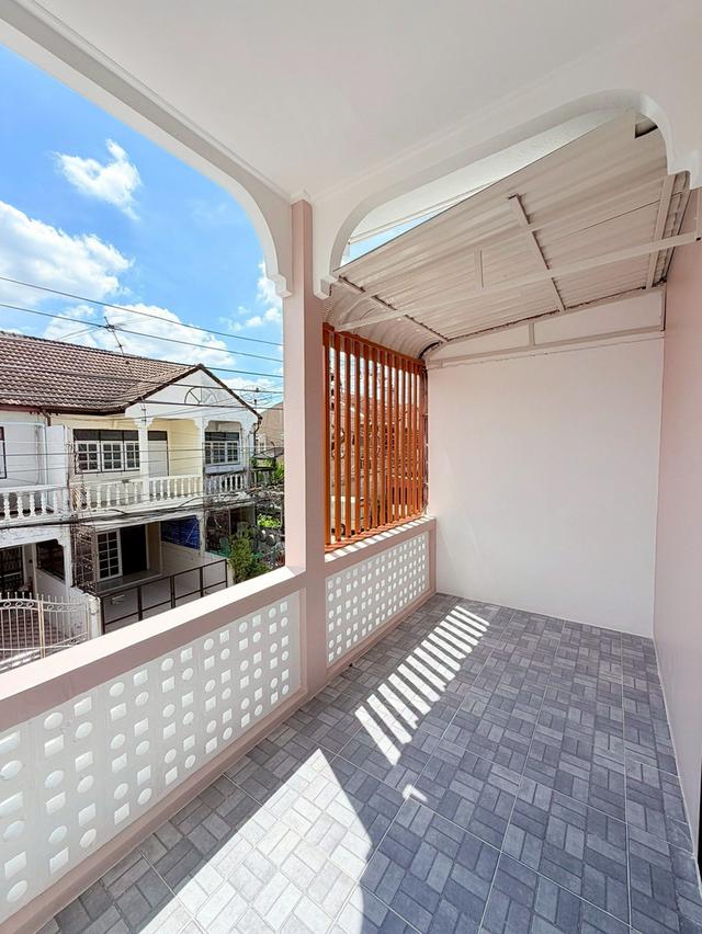 ขายทาวน์เฮาส์ หมู่บ้านพิพรพงษ์ 2 ซ.วิภาวดีรังสิต 84 (โทรสอบถามราคา) 9