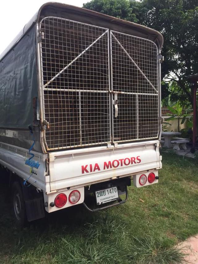 Kia K2500 สีขาว  10