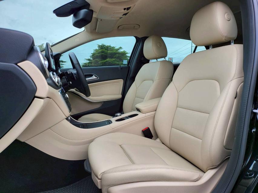 รหัสรถ NC156 MERCEDES-BENZ ✳️ GLA200 Urban (W156) 2017 17