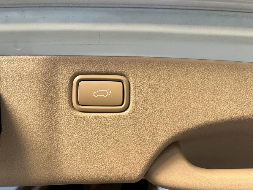 ขายด่วน! Kia Grand Carnival 2.2 LX AT ปี 2017 20