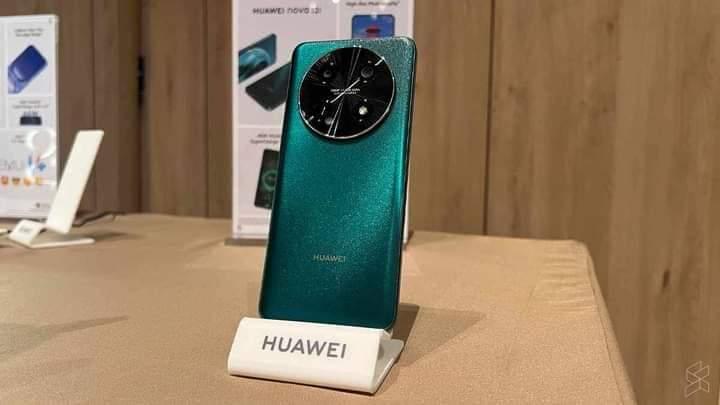 Huawei nova12i