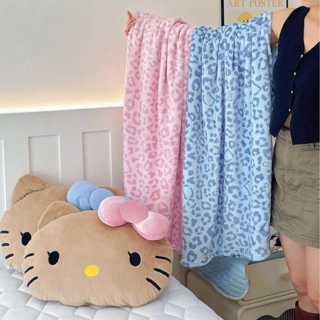 หมอนผ้าห่มลายคิตตี้น่ารักๆ