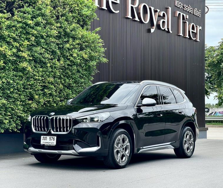 รหัสรถ AP576 BMW X1 2.0 sDrive 20i xLine สีดำ ปี 25