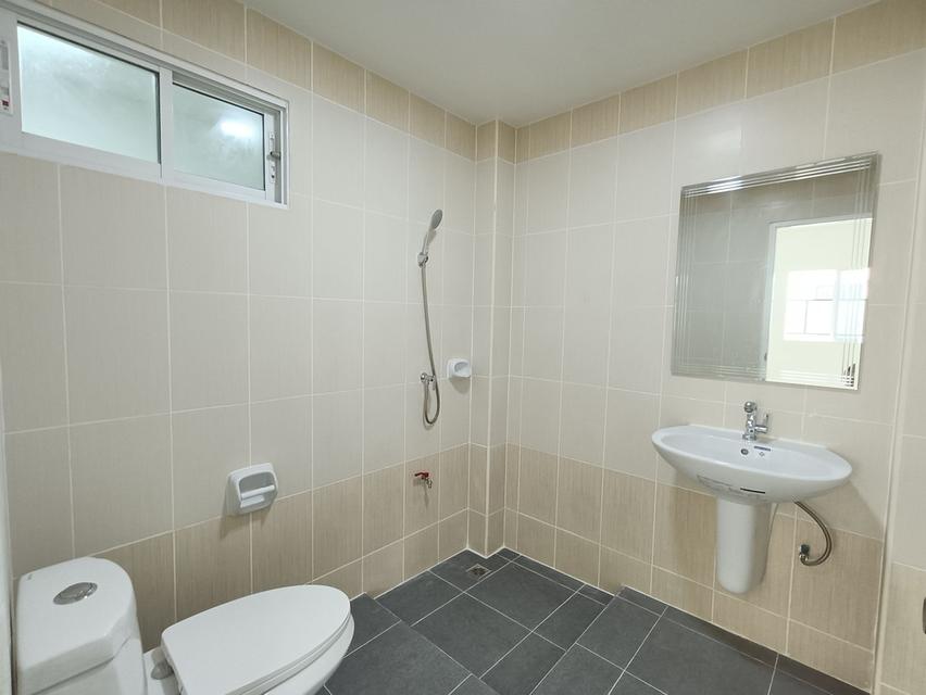 บ้านแฝดลำลูกกาคลอง 3 หมู่บ้านวราภิรมย์ 2 นัดชมบ้าน 085-318-6868 คุณวา 14