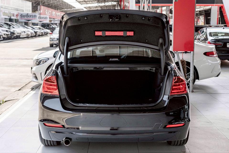 รหัสรถ NP13  BMW 320d SPORT ปีรถ : 2013 รูปที่ 9