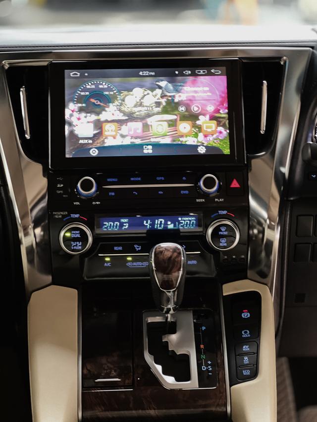 Toyota Vellfire 2.5 HY X 6