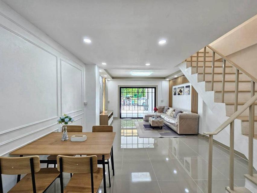 หมู่บ้านพร้อมจิตร บางใหญ่ ทาวน์เฮาส์ 2 ชั้น  ถนนเมน โครงการทำเลค้าขาย หน้าบ้านเป็นสวนสาธารณะ ด้านหลังติดทุ่งนารับลมเย็นๆ 9