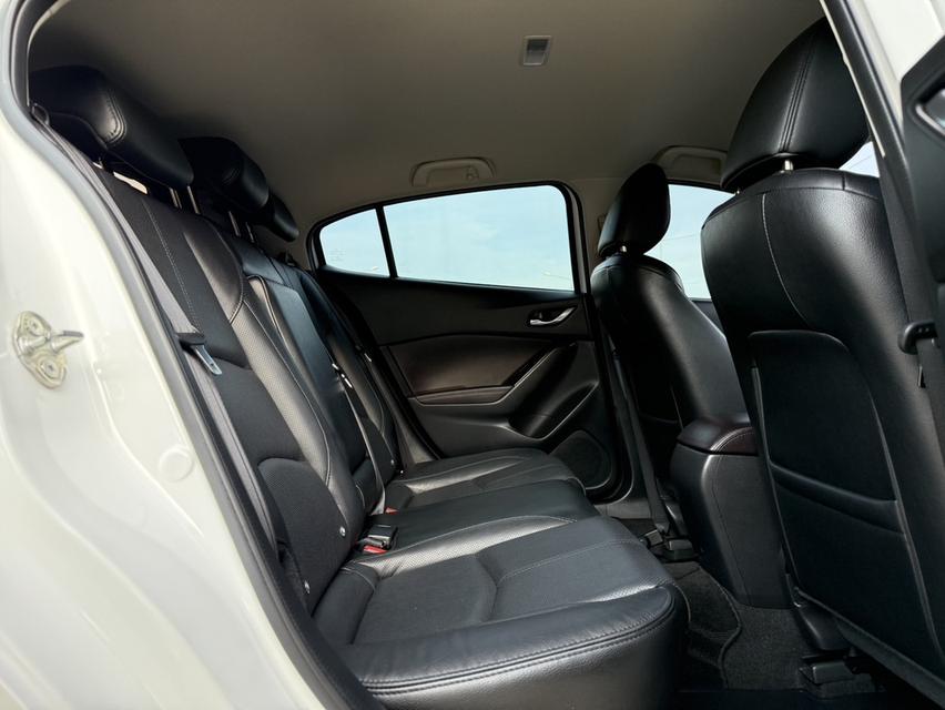 Mazda 3 2.0 S Sport ปี 17จด 18 12