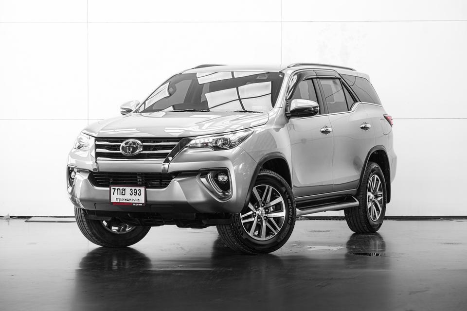 2018 TOYOTA FORTUNER 2.4 V 4WD สีเทา ไมล์ 147768 กม.