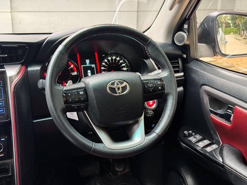 รหัสรถ AVA388 🏂 TOYOTA FORTUNER 2.8 TRD SPORTIVO II BLACK TOP   ปี2019 เจ้าของเดียว  8