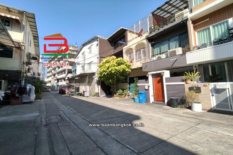 ขาย/เช่า ทาวน์โฮม เนื้อที่ 14 ตร.ว. ซอยสุขุมวิท 16 (ซอยไผ่สิงห์โต) ถนนสุขุมวิท แขวงคลองเตย เขตคลองเตย 1