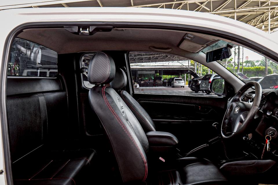 TOYOTA VIGO 2.5 E TRD ปี 2014 9