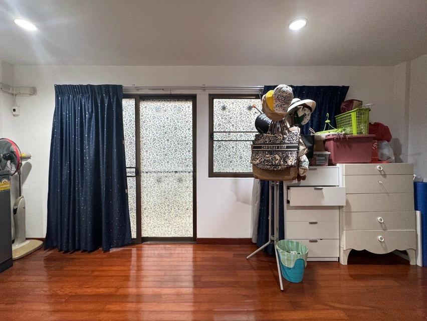 ขายด่วนทาวน์เฮ้าส์ 3 ชั้นมือสอง ทำเลดี ใจกลางรัชดา-ห้วยขวาง ใกล้รถไฟฟ้าสายสีน้ำเงินสถานีสุทธิสาร The Street รัชดา และโรงพยาบาล เปาโล โชคชัย 4 9