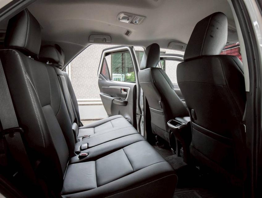  TOYOTA FORTUNER 2.4 Leader G 2WD 2023 8