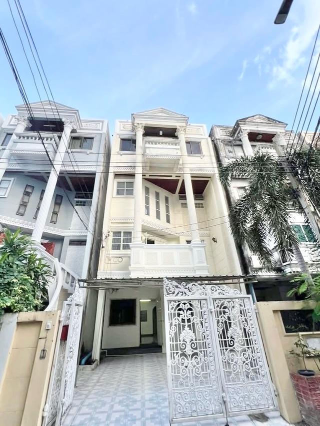 ให้เช่า ทาวน์โฮม บ้าน อารีย์สัมพันธ์4 300 ตรม. 30 ตร.วา เหมาะเป็นสำนักงาน ออฟฟิต ใกล้ BTS อารีย์ อนุสาวรีย์ 1