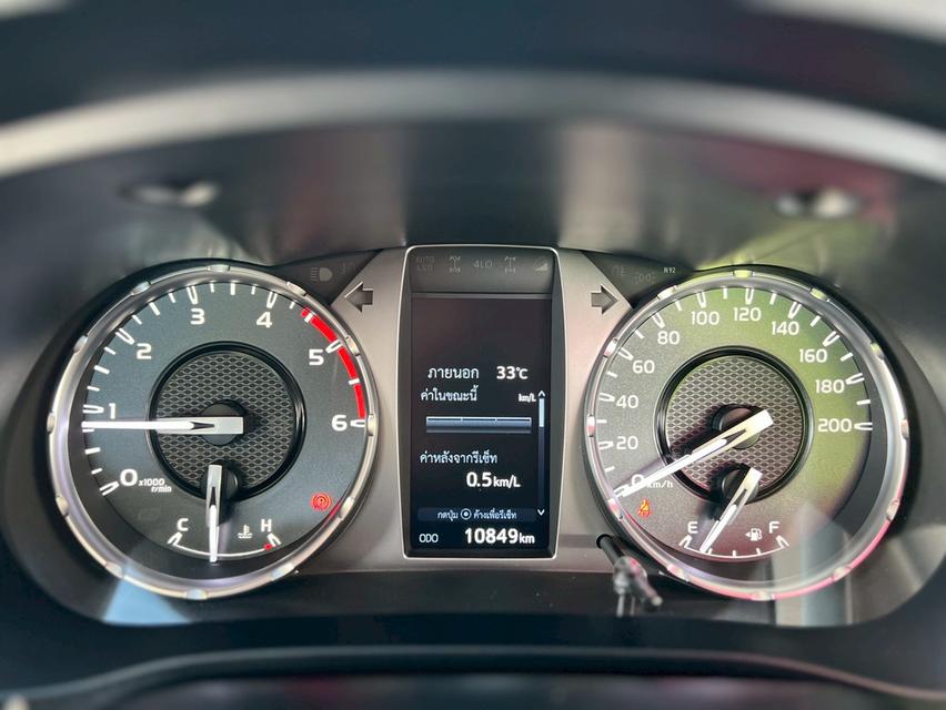 ปี 2021 TOYOTA HILUX REVO, 2.4 ENTRY โฉม PRERUNNER SMART CAB สีดำ เกียร์ธรรมดา เครื่องดีเซล ไมล์แท้ 10,849 km. คู่มือบุ๊คเซอร์วิสครบ 10