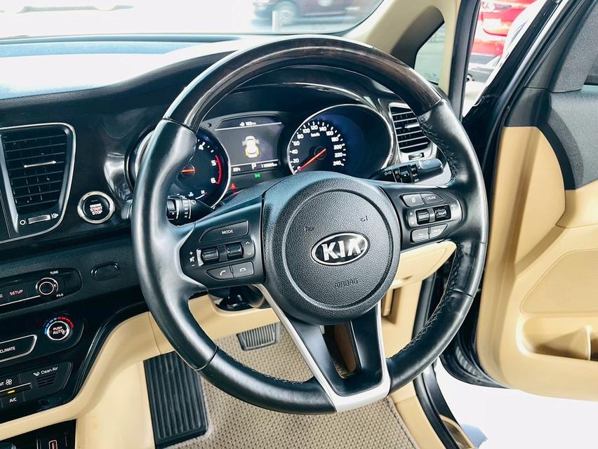 KIA Grand Carnival 2.2SXL Sunroof ปี18 สีเทา มือแรก ไมล์แสนโลแท้ รูปที่ 9