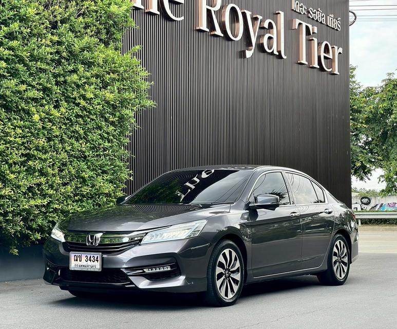 รหัสรถ AP3434 Honda Accord 2.0 HYBRID ปี 2017 สีเทา