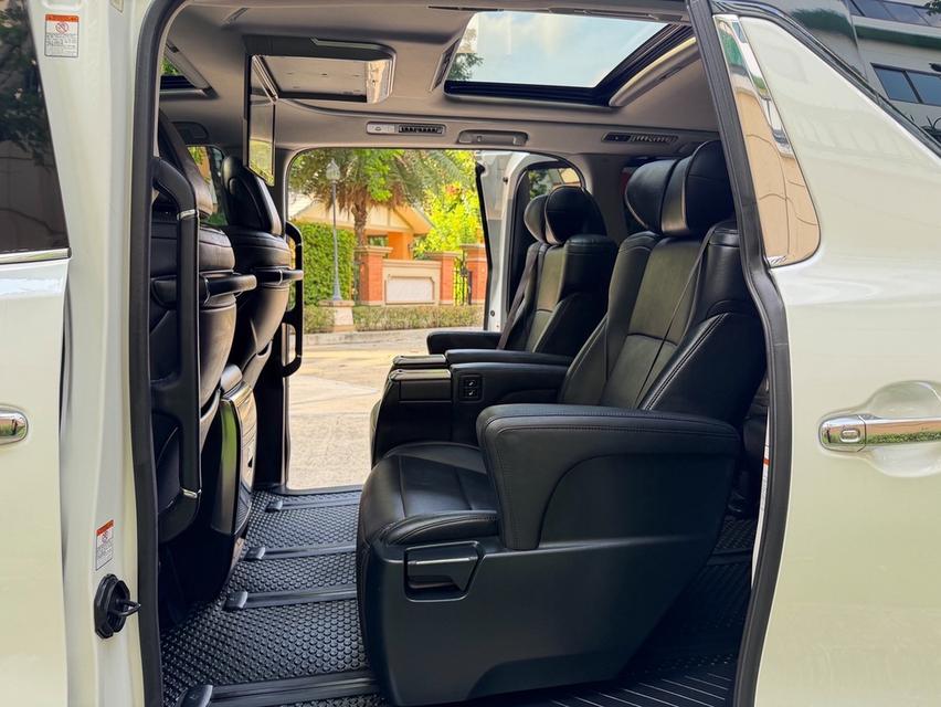 Toyota Alphard 2.5 SC Package ปี 2022 โฉม Minorchange Top สุด ออฟชั่นเต็ม ใช้งาน 5 หมื่นโลประวัติครบ เจ้าของเดียว รูปที่ 13