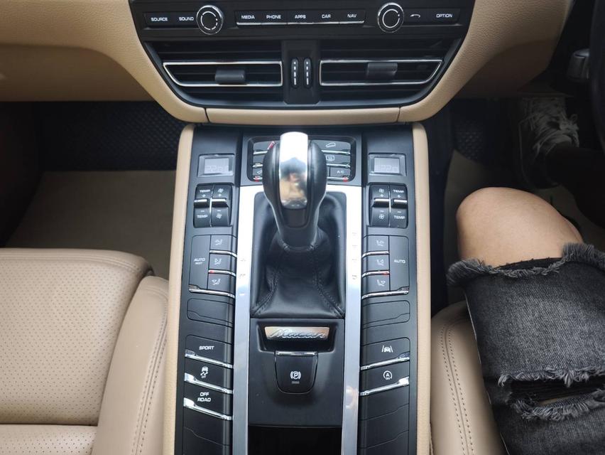 รหัสรถ KCY7634 2020 MACAN Miles 18,XXX KM รถออก AAS 8