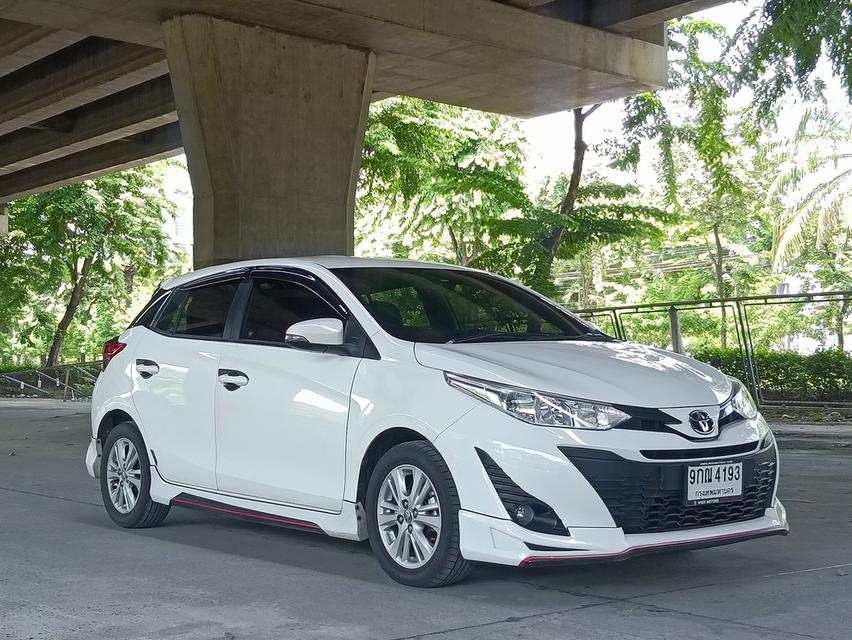 Toyota yaris 1.2entry cvt 2019 ราคา 329,000