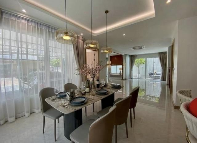 Rachawadi บ้านหรูที่สมดุลทั้งพื้นที่และพลังงาน พร้อมเข้าอยู่ บ้านที่ออกแบบให้พื้นที่โล่ง โปร่ง รับแสงและการไหลเวียนของอา 3