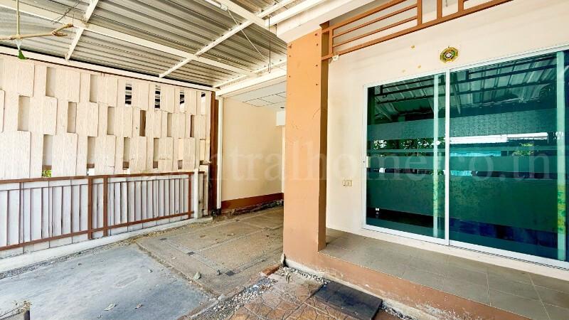 ทาวน์โฮม ไอลีฟ ทาวน์ พระราม 2 กม.14 ต่อเติมครบ สภาพดี พร้อมอยู่ 3