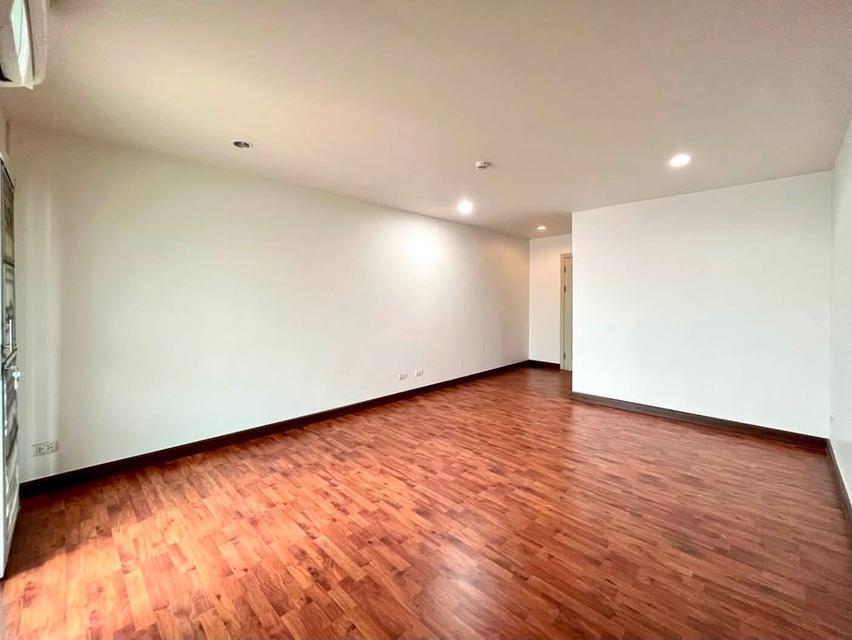 ขายด่วน!! คอนโด Regent Home 25 Tiwanon (รีเจ้นท์ โฮม 25 ติวานนท์) ใกล้ MRT กระทรวงสาธารณสุข ทางด่วน เดอะมอลล์งามวงศ์วาน 7