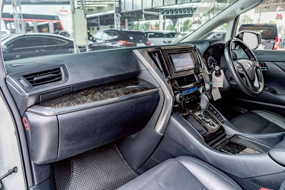 รหัสรถ NP2379 TOYOTA VELLFIRE 2.5V 2016 12