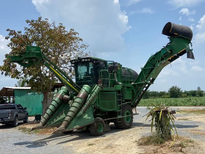 รถตัดอ้อย John Deere 3520 