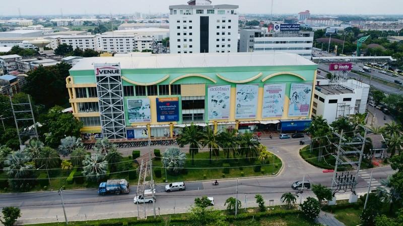 ให้เช่า ศูนย์การค้า อาคารสำนักงาน ใจกลางนวนคร พื้นที่ 10000 ตรม ทำเลดีติดถนนใหญ่ อาคาร 4 ชั้น พร้อม Hall จัดอีเวนต์ 1