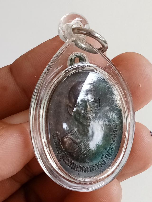 เหรียญที่ระลึกครบรอบ100ปีเนื้อนวโลหะหลวงพ่อมุ่ยวัดดอนไร่ปี2532พร้อมเลี่ยมกันนํ้า