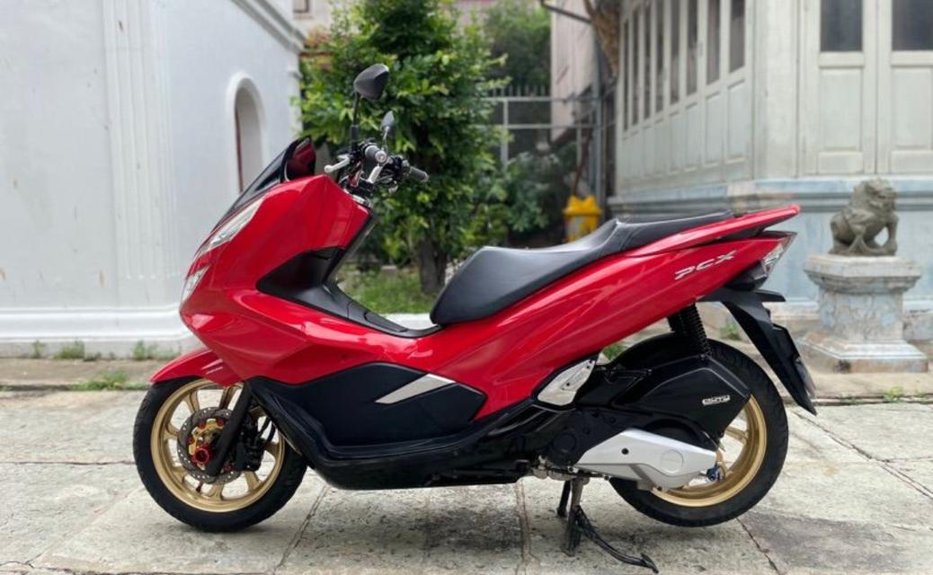 Honda PCX150i สีแดง 3