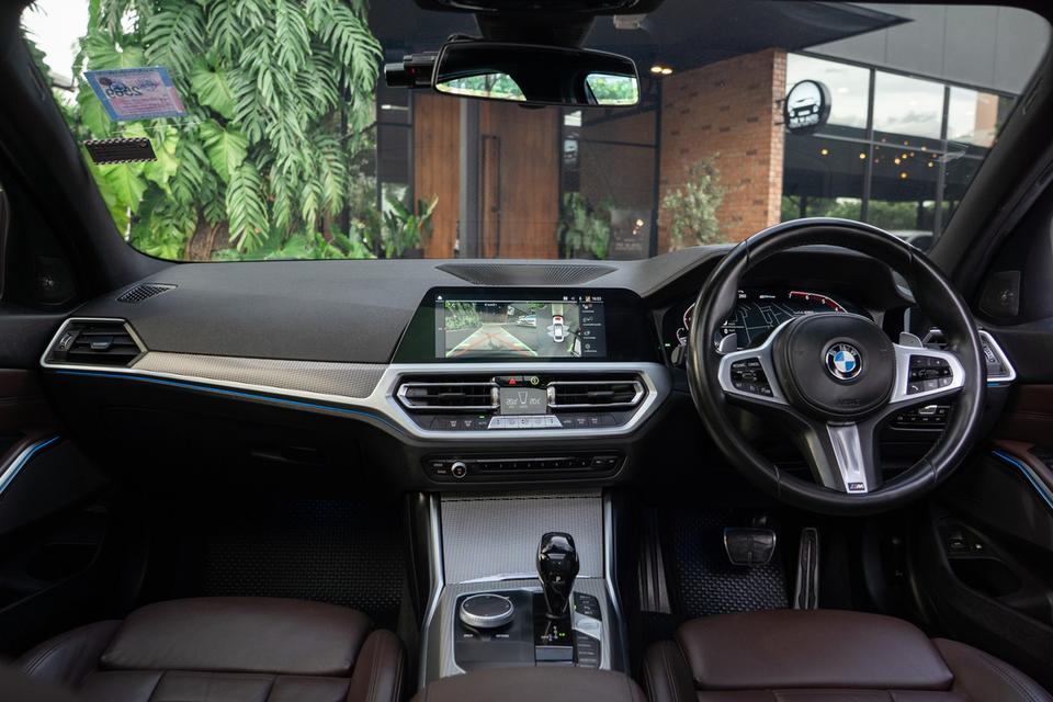 “BMW 330e M Sport Plug-in Hybrid” ปี2020