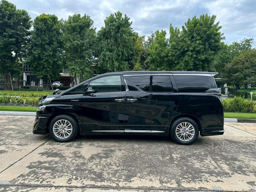 TOYOTA VELLFIRE 2.5 HYBRID  E-FOUR ปี2019รถบ้าน ไม่เคยชน สวยกริ๊บ 4